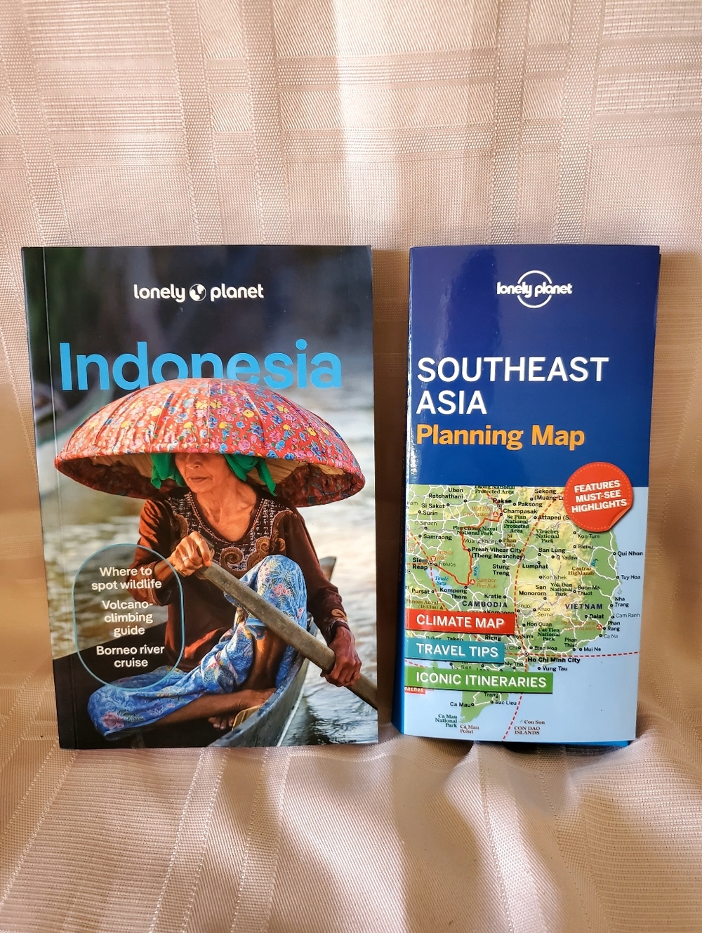 NEW Indonesia & Southeast Asia Travel Guide Set - Blue
